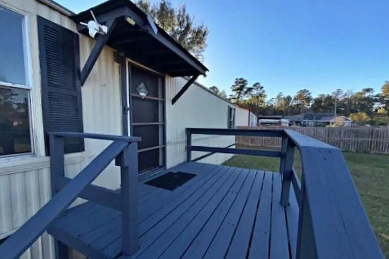 3 bed, 2.0 bath, 1152 sqft, $1,300 — Photo 4