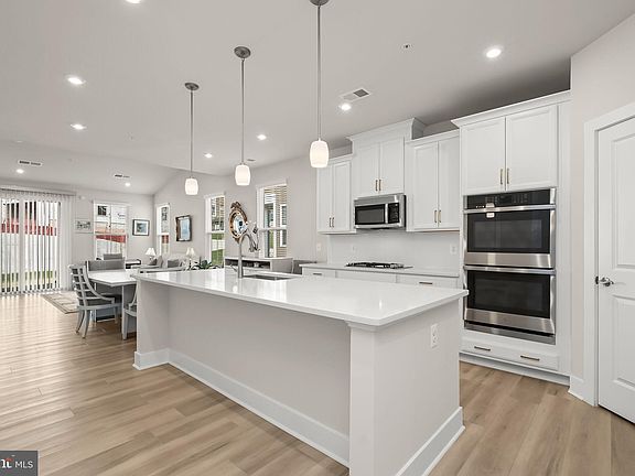 3rd image of 22112 Plover St