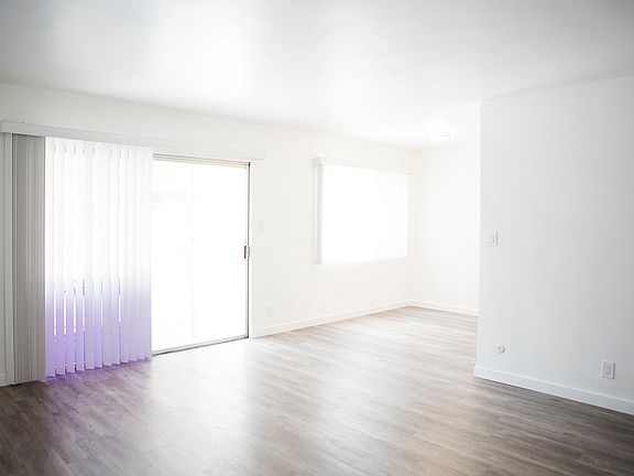 2nd image of 1601 N Poinsettia Pl APT 101