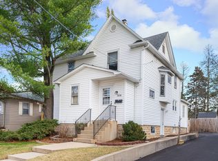 306 Sycamore Rd, Dekalb, IL 60115