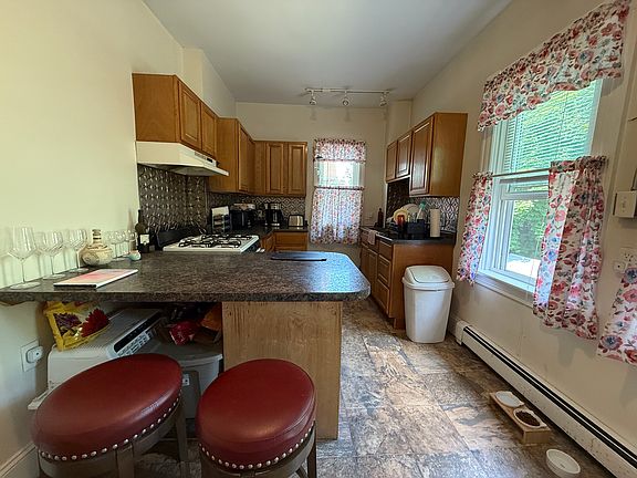 2nd image of 31-33 Waterman Ave #2