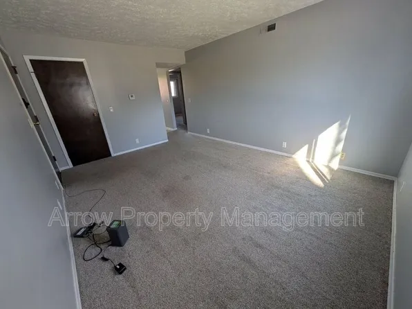 1725 N Iowa Ave APT 3, York, NE 68467