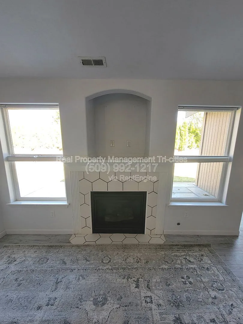 4 bed, 2.0 bath, 1516 sqft, $2,295 — Photo 4
