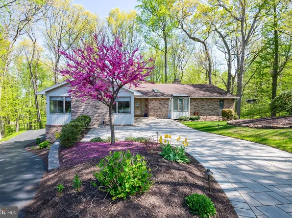 12 Nassau Cir, Reading, PA 19607