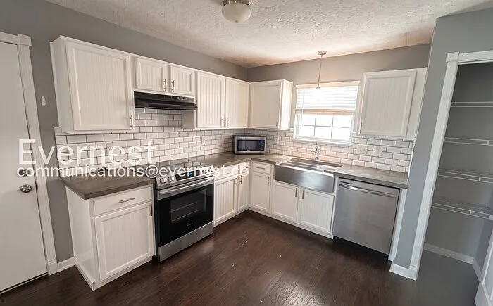 6326 Pompano St — Photo 4