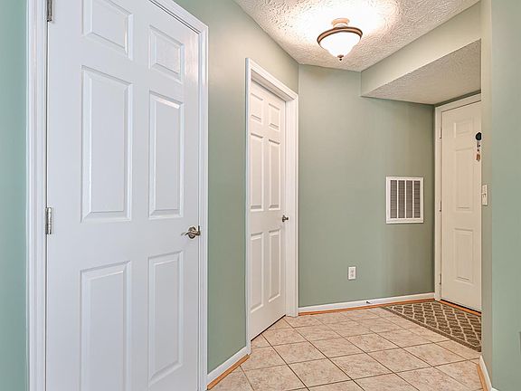 4th image of 4348 N Shore Dr APT 204