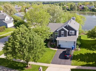 1003 Fairfax Ln, Elgin, IL 60177