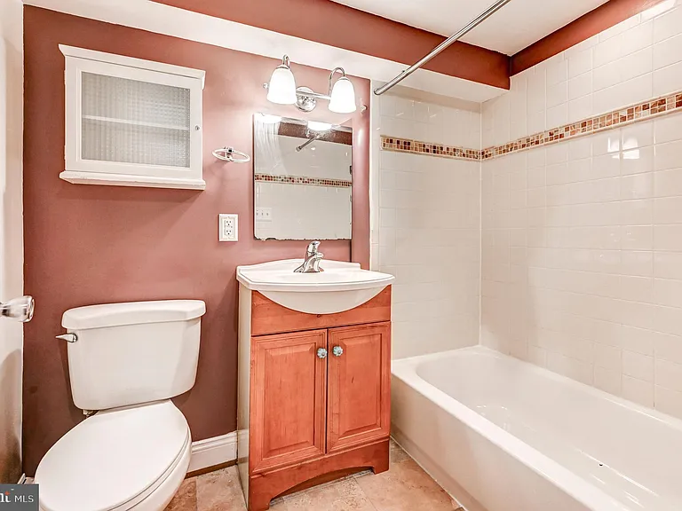 145 N Streeper St — Photo 22