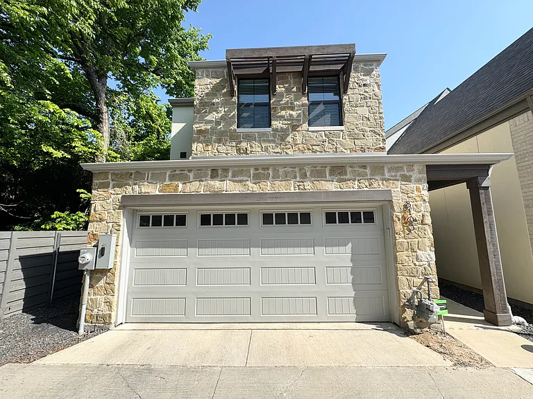 8103 Emsworth Dr — Photo 1
