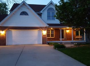 309 Rivers Edge Dr, Minooka, IL 60447