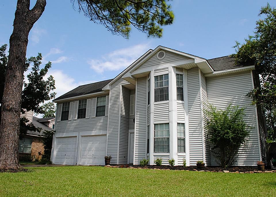 1st image of 8506 Lake Crystal Dr