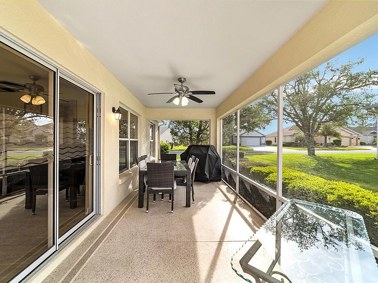 Screened and Furnished Lanai