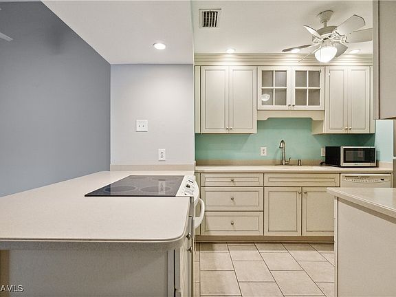5th image of 8121 S Woods Cir Unit 13