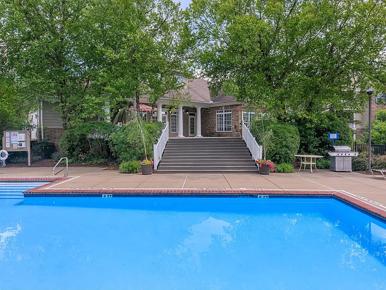 Waterford at Nevillewood — Photo 3