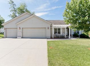 6909 Brookhaven Dr NW, Cedar Rapids, IA 52405