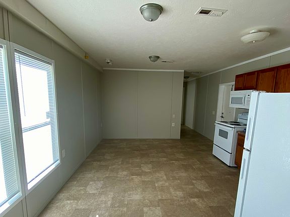 2nd image of 1519 Green Haven Ln