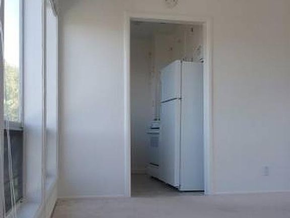 2nd image of 206 Caledonia St APT 4