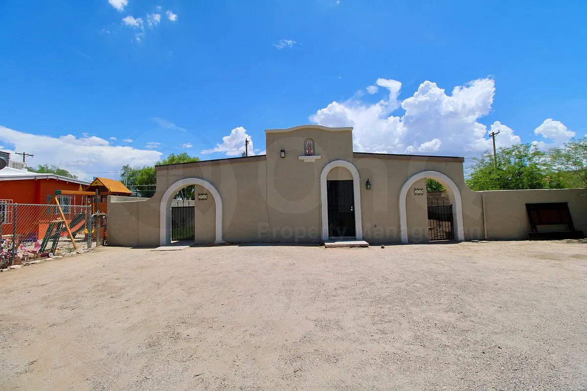 3 bed, 1.0 bath, 970 sqft, $1,399 — Photo 1