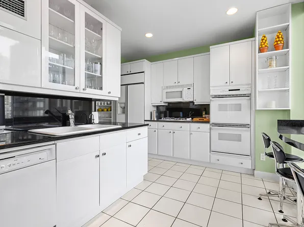 1 Central Park West image 25 of 31