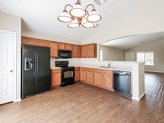 4th image of 42987 W Samuel Dr
