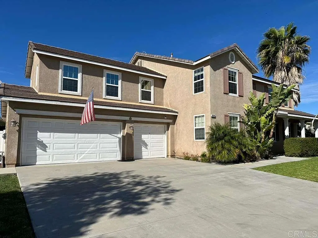 5 bed, 3931 sqft, $5,500 — Photo 1