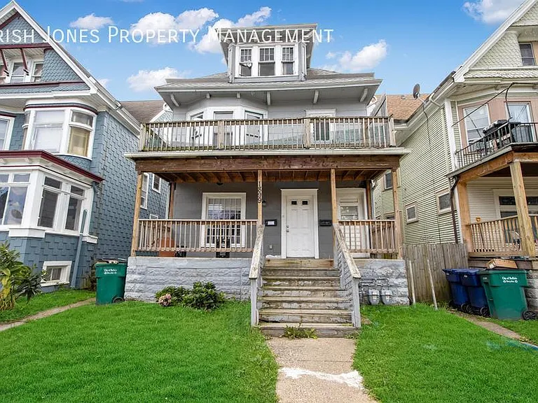 1899 Seneca St #2 — Photo 1