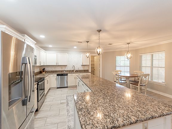 4th image of 2961 White Pine Dr