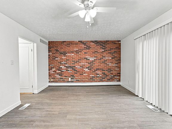 5th image of 126 Tarryton Ct E #4-D