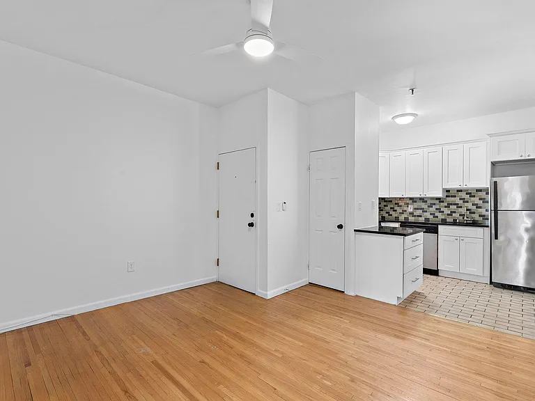 711 Willow Ave #3D — Photo 3