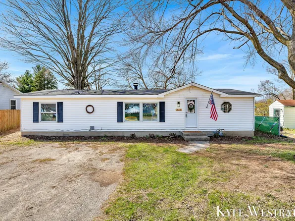 732 Irving St, Otsego, MI 49078