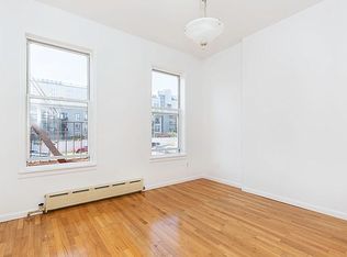 570 Manhattan Ave #2F, Brooklyn, NY 11222