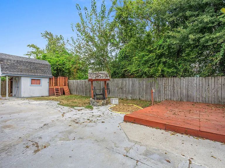 2215 Lake St — Photo 13