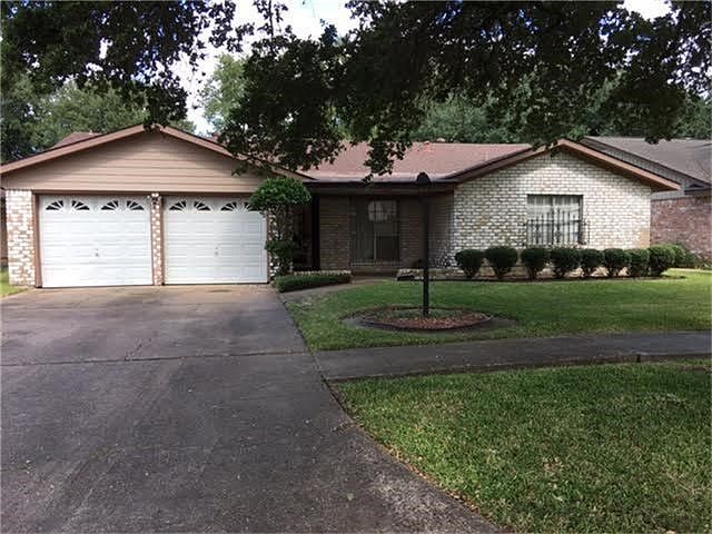 3 bedroom, 2 bath, 2 car garage  home in Deer Park