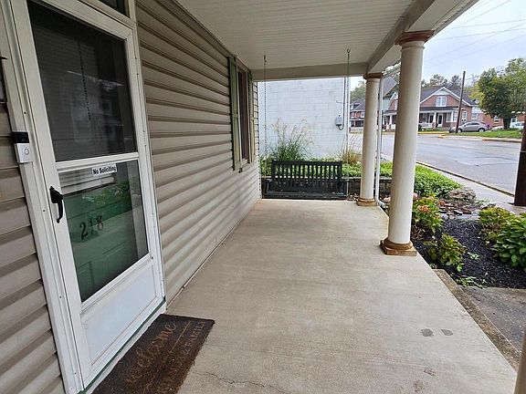 4th image of 218 Abbottstown St