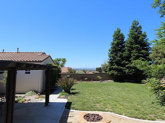 2nd image of 918 Vista Cerro Dr