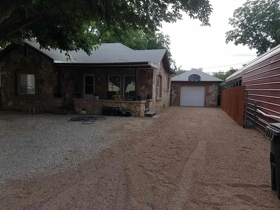 1st image of 204 N Lake St