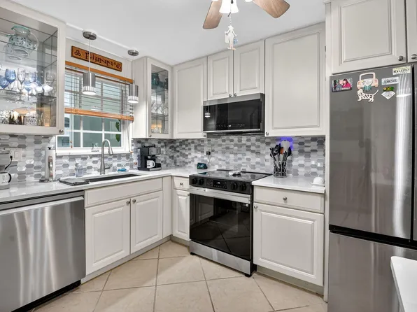 769 Jeffery Street #2-203, Boca Raton, FL 33487