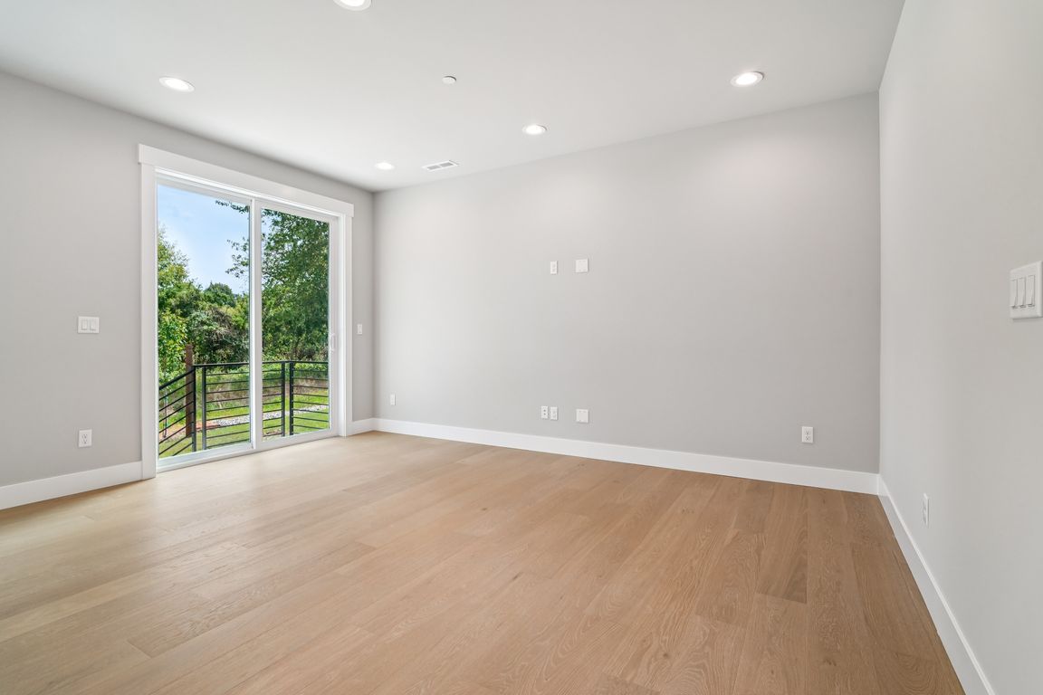 83rd Ave-S0108-009.jpg