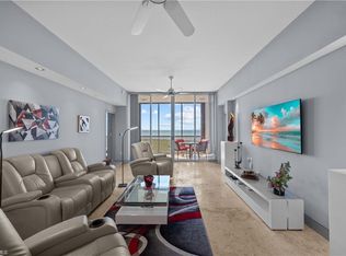 6825 Grenadier Blvd PENTHOUSE 4, Naples, FL 34108