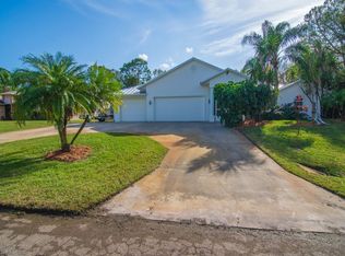 458 Memorial Ave, Sebastian, FL 32958