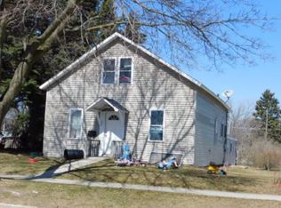 407 4th St, Ludington, MI 49431