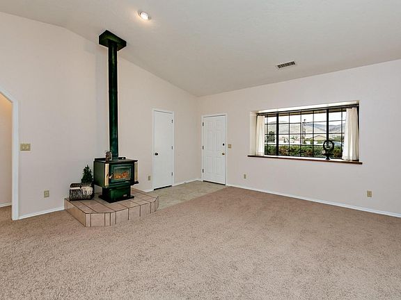 4th image of 3701 N Lynx Lake Dr