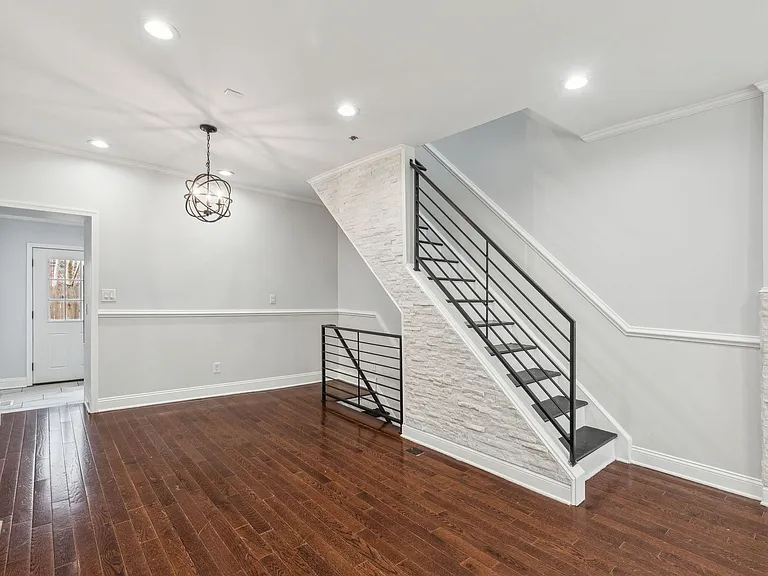 1450 N Marston St — Photo 21