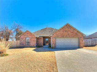 11742 Black Jack Cir, Guthrie, OK 73044