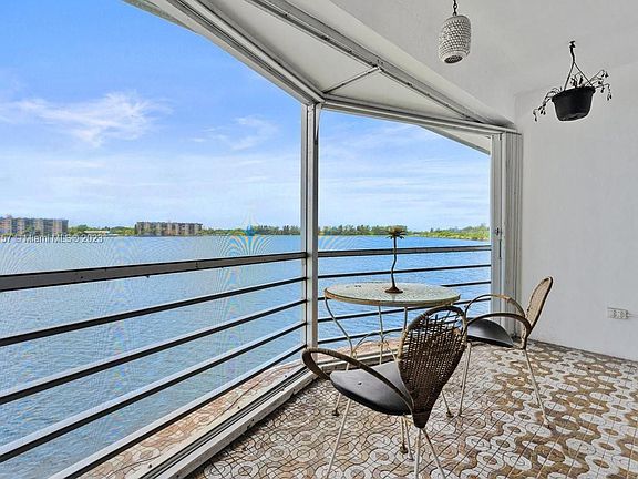 3rd image of 1140 NE 191st St #31