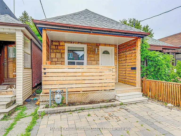 184 Cedric Ave #LOWER — Photo 2