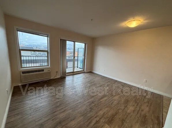 598 Sutherland Ave, Kelowna, BC