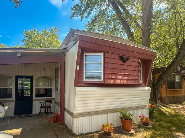 8758 S Old Oak Ln, Newaygo, MI 49337