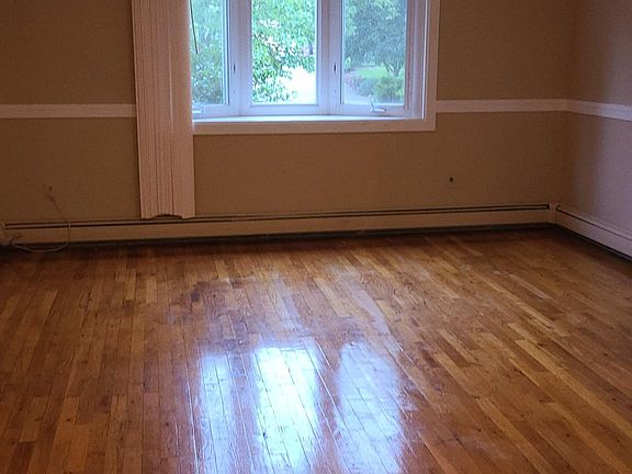 4th image of 11 Mosely Ave #1