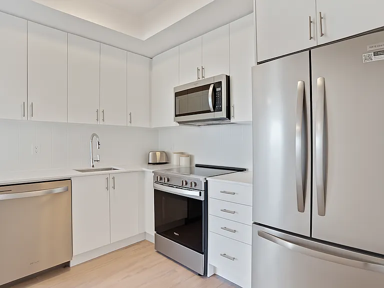 3240 William Coltson Ave — Photo 85